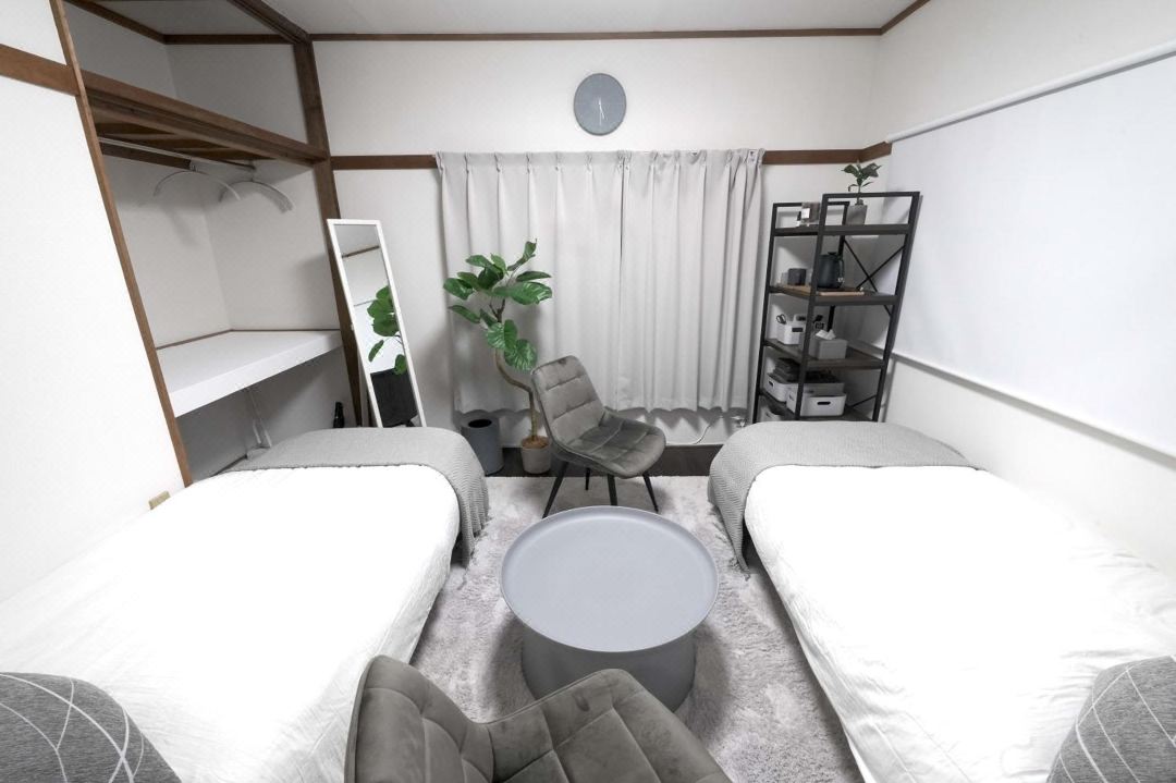 Close to Shinjuku![1st] Twin beds,Projector!