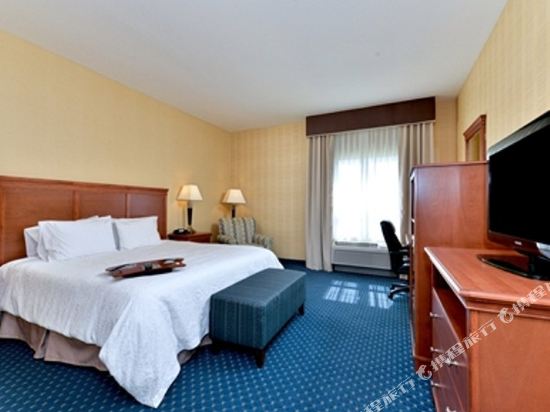 Hampton Inn by Hilton Ellsworth/Bar Harbor - Tap to explore photos