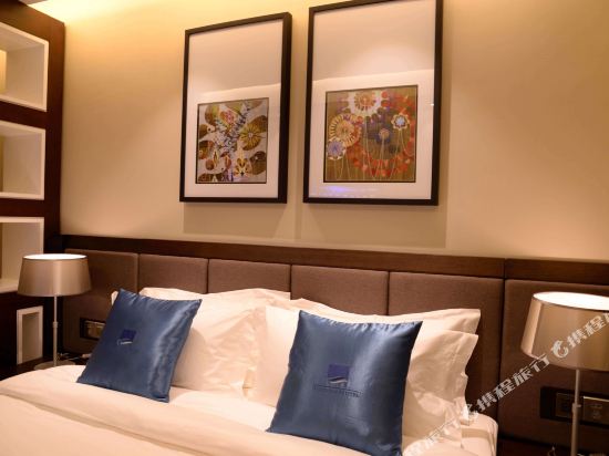 Qianxi Business Hotel - Tap to explore photos