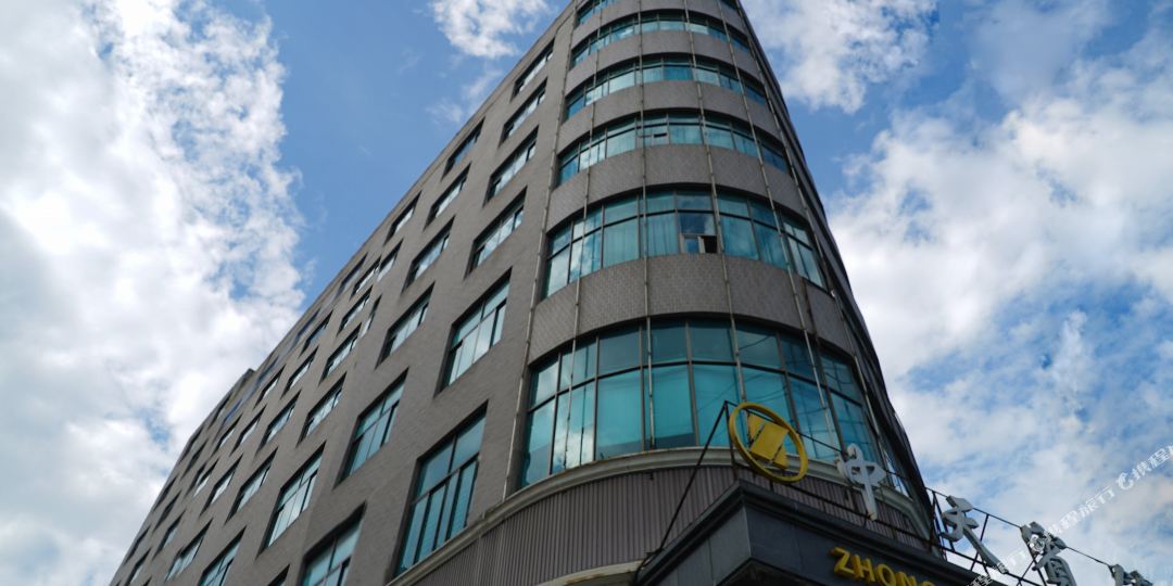 丽怡九点(邵阳洞口店)