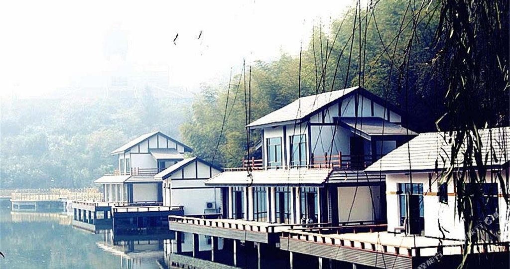 行)柳毅山庄温泉酒店
