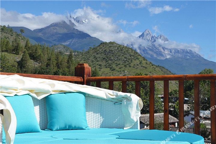 丽江束河漫山草堂雪山观京精品客栈