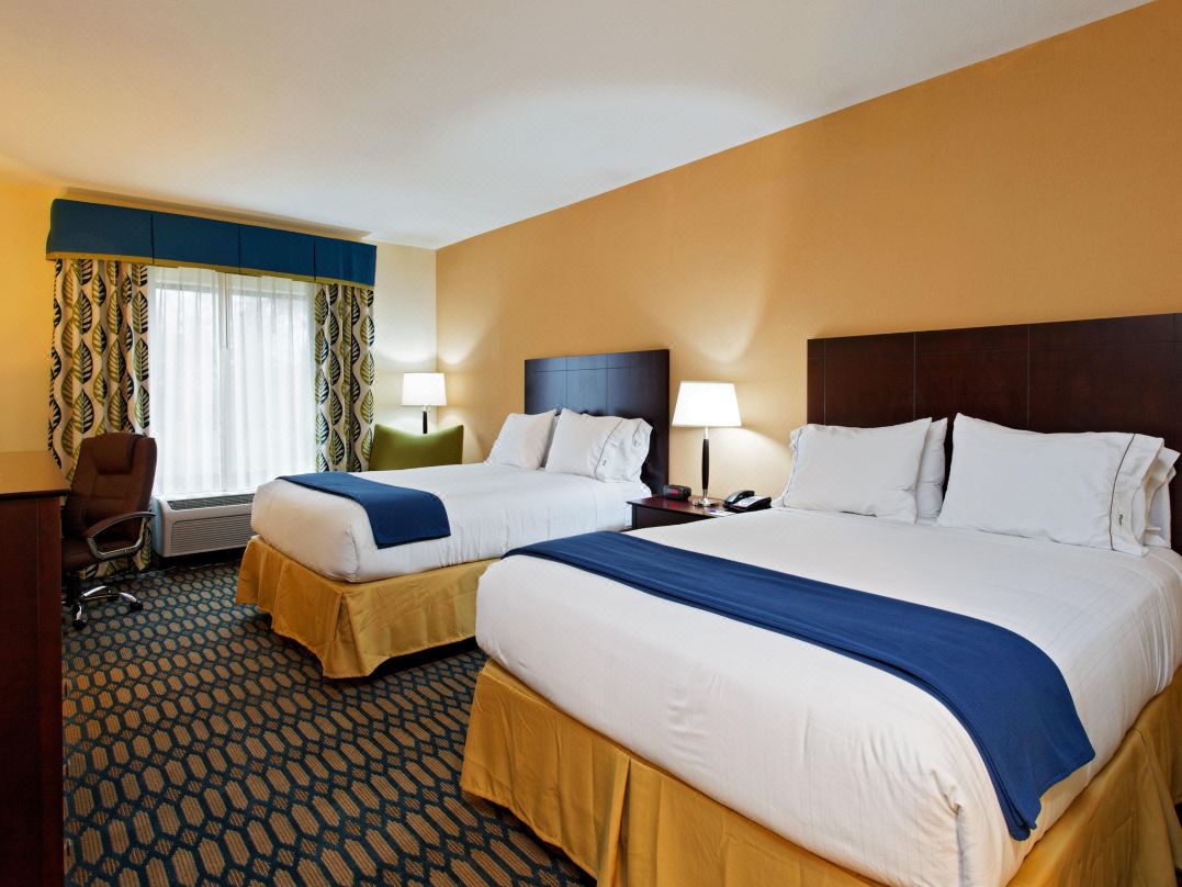 Holiday Inn Express & Suites Andalusia