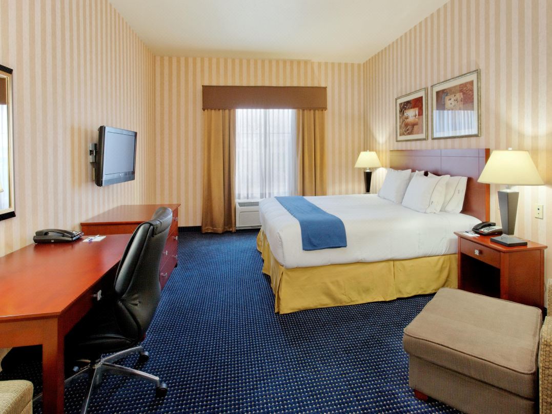 Holiday Inn Express & Suites Lathrop