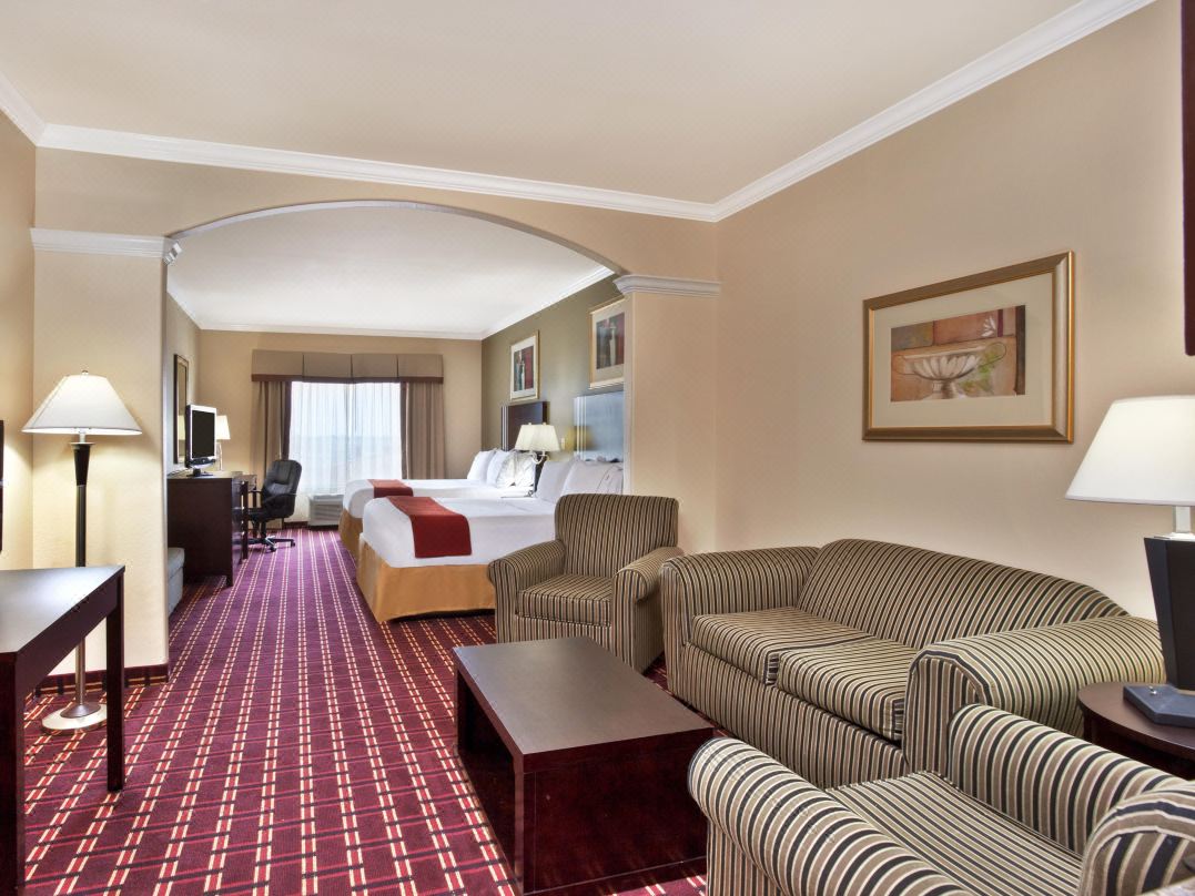 Holiday Inn Express & Suites Sealy