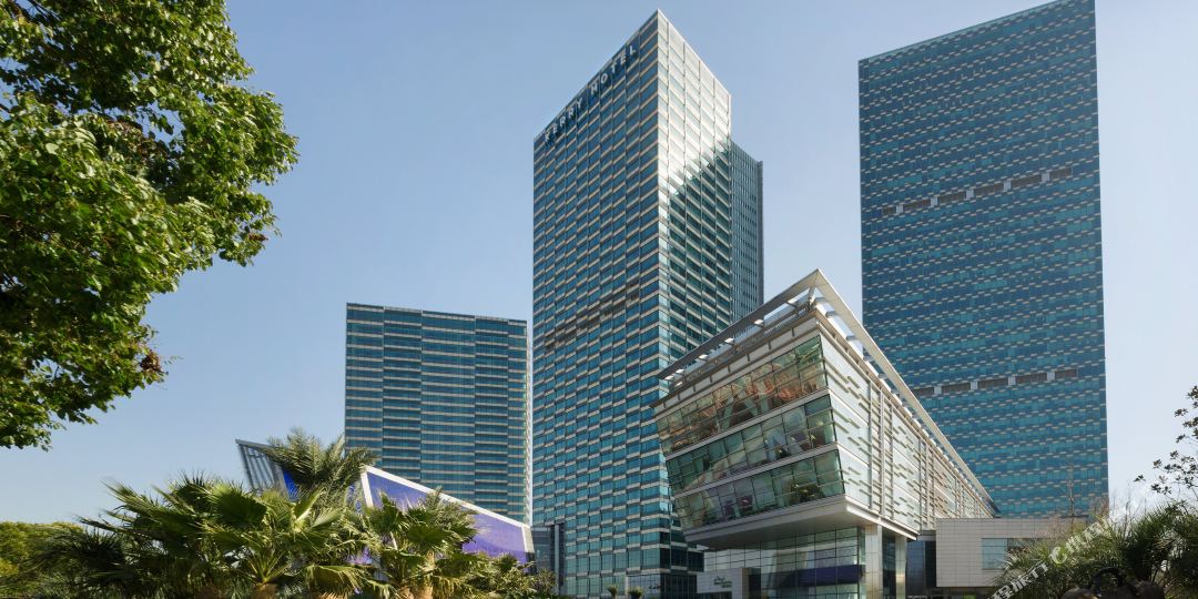 上海浦东嘉里大酒店。