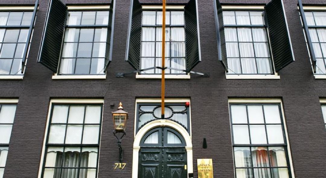 Hotel 717