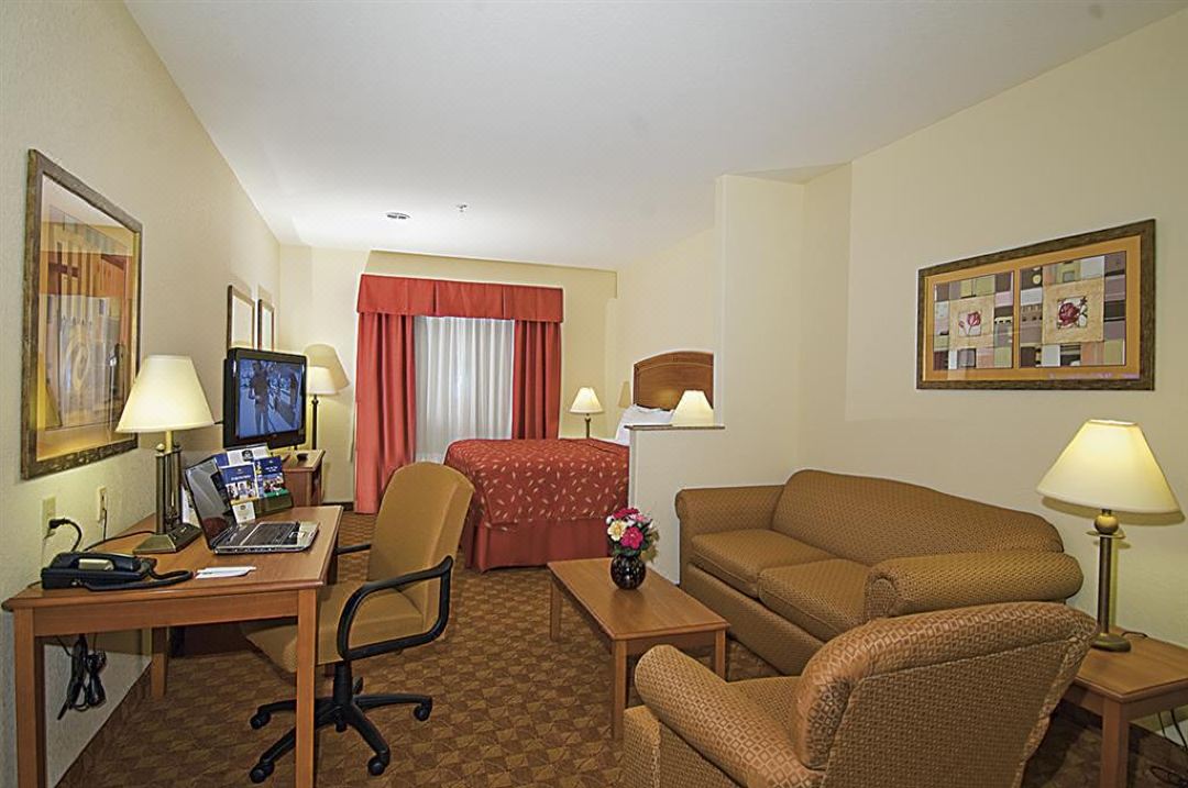 Best Western Plus San Antonio East Inn  Suites