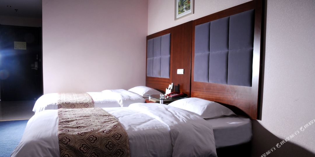 宜川万宝商务九点