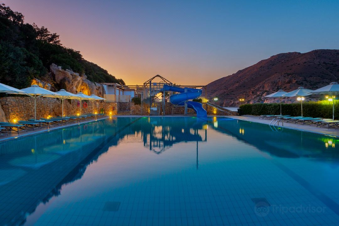 Dolphin Bay Seaside Resort & Suites