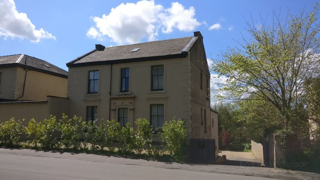 Crosshill House