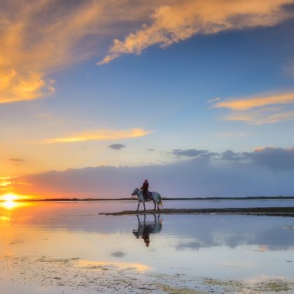 兰州水墨丹霞旅游景区+黄河石林国家地质公园+青海湖+青海湖东格尔观景台+茶卡盐湖2日1晚跟团游 兰州水墨丹霞旅游景区+黄河石林国家地质公园+青海湖+青海湖东格尔观景台+茶卡盐湖2日1晚跟团游