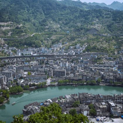 遵义+中国酒文化城+镇远古城+赤水丹霞旅游区·大瀑布+赤水河5日4晚私家团 遵义+中国酒文化城+镇远古城+赤水丹霞旅游区·大瀑布+赤水河5日4晚私家团