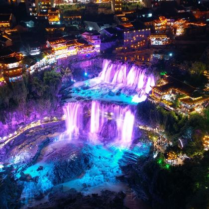 长沙+韶山+张家界+凤凰古城6日5晚跟团游 长沙+韶山+张家界+凤凰古城6日5晚跟团游