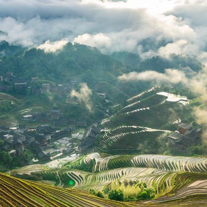桂林+阳朔+漓江风景名胜区+三江+龙脊梯田5日4晚私家团 桂林+阳朔+漓江风景名胜区+三江+龙脊梯田5日4晚私家团