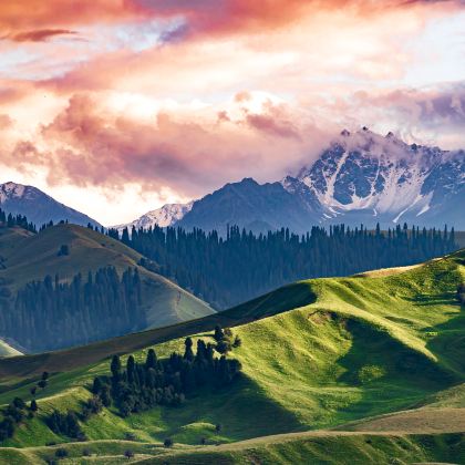 青海西宁+甘肃敦煌+新疆伊犁16日15晚私家团 青海西宁+甘肃敦煌+新疆伊犁16日15晚私家团