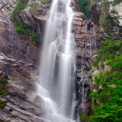 江西南昌+龙虎山+庐山+鄱阳湖+景德镇+婺源6日5晚跟团游 江西南昌+龙虎山+庐山+鄱阳湖+景德镇+婺源6日5晚跟团游