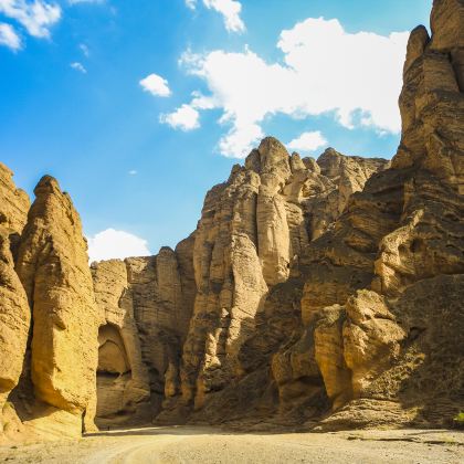 兰州黄河石林+兰州水墨丹霞旅游景区一日游【纯玩无购物】 兰州黄河石林+兰州水墨丹霞旅游景区一日游【纯玩无购物】