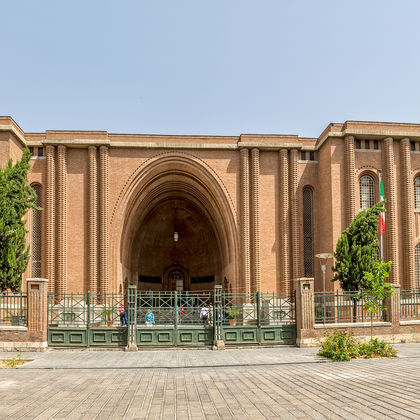 国家珠宝博物馆+伊朗国家博物馆+自由纪念塔+原美国驻德黑兰大使馆+大巴扎+古列斯坦宫一日游