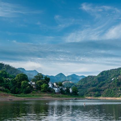 黄山风景区+婺源篁岭+新安江山水画廊+徽州古城5日4晚私家团