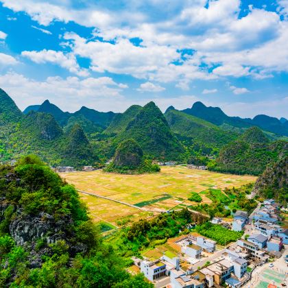 贵州黄果树+乌蒙大草原+马岭河峡谷+万峰林景区5日4晚私家团