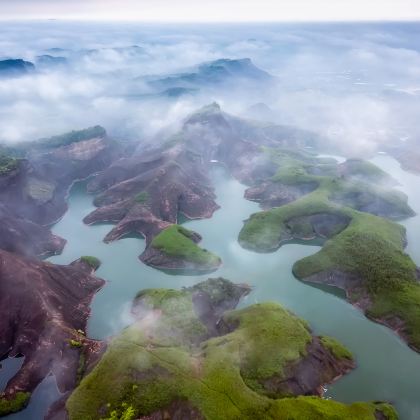 湖南长沙+韶山+岳阳楼+南岳衡山风景名胜区+郴州高椅岭旅游区+莽山·五指峰景区+东江湖旅游区+张家界大峡谷+凤凰古城11日10晚跟团游