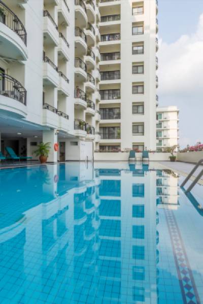 是拉差凱特睿海灣酒店