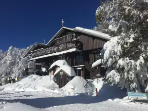 卡蕾利娅山林小屋(Karelia Alpine Lodge)