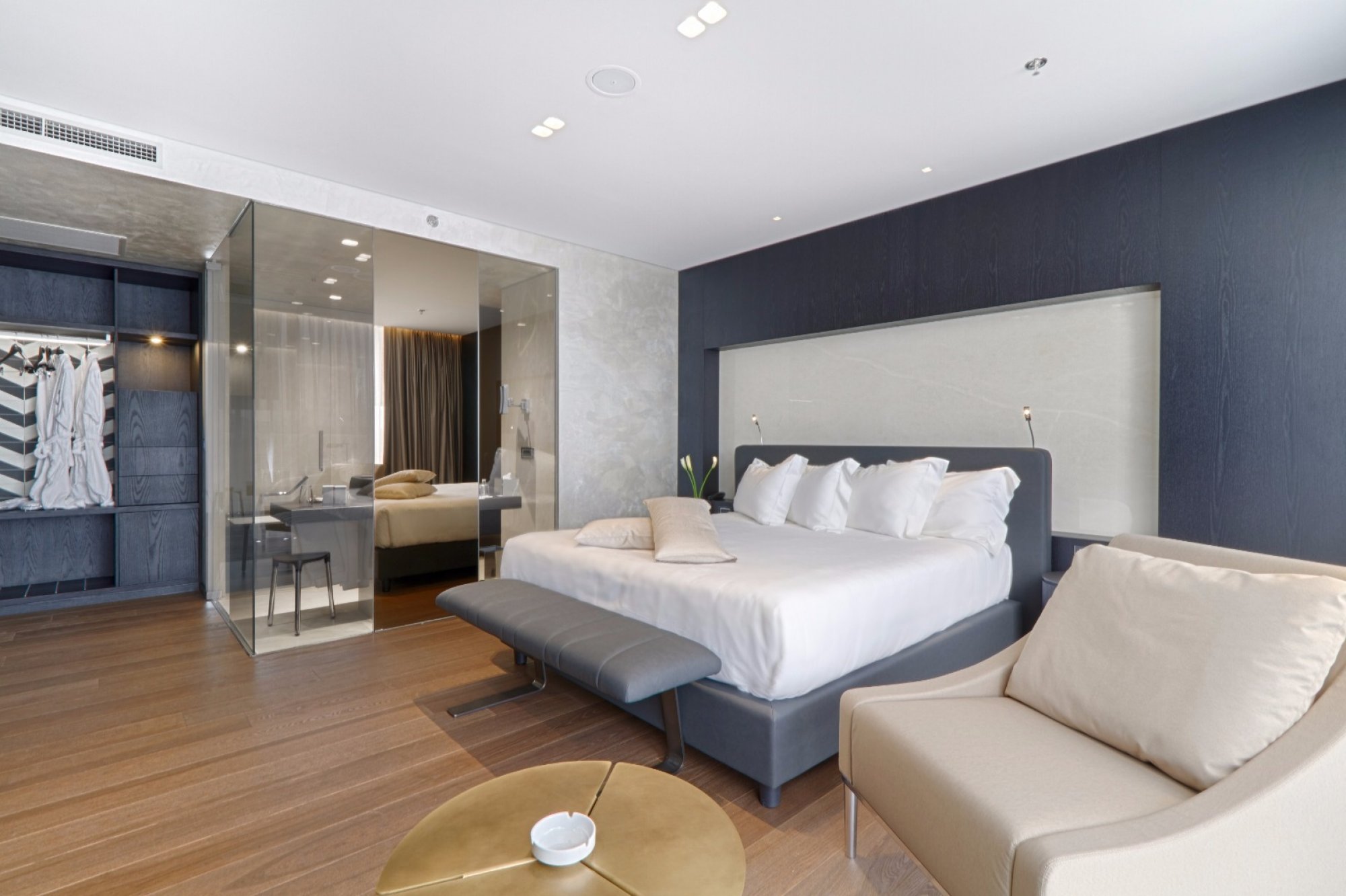 Maritim Hotel Plaza Tirana-Tirana Updated 2022 Room Price-Reviews & Deals |  Trip.com