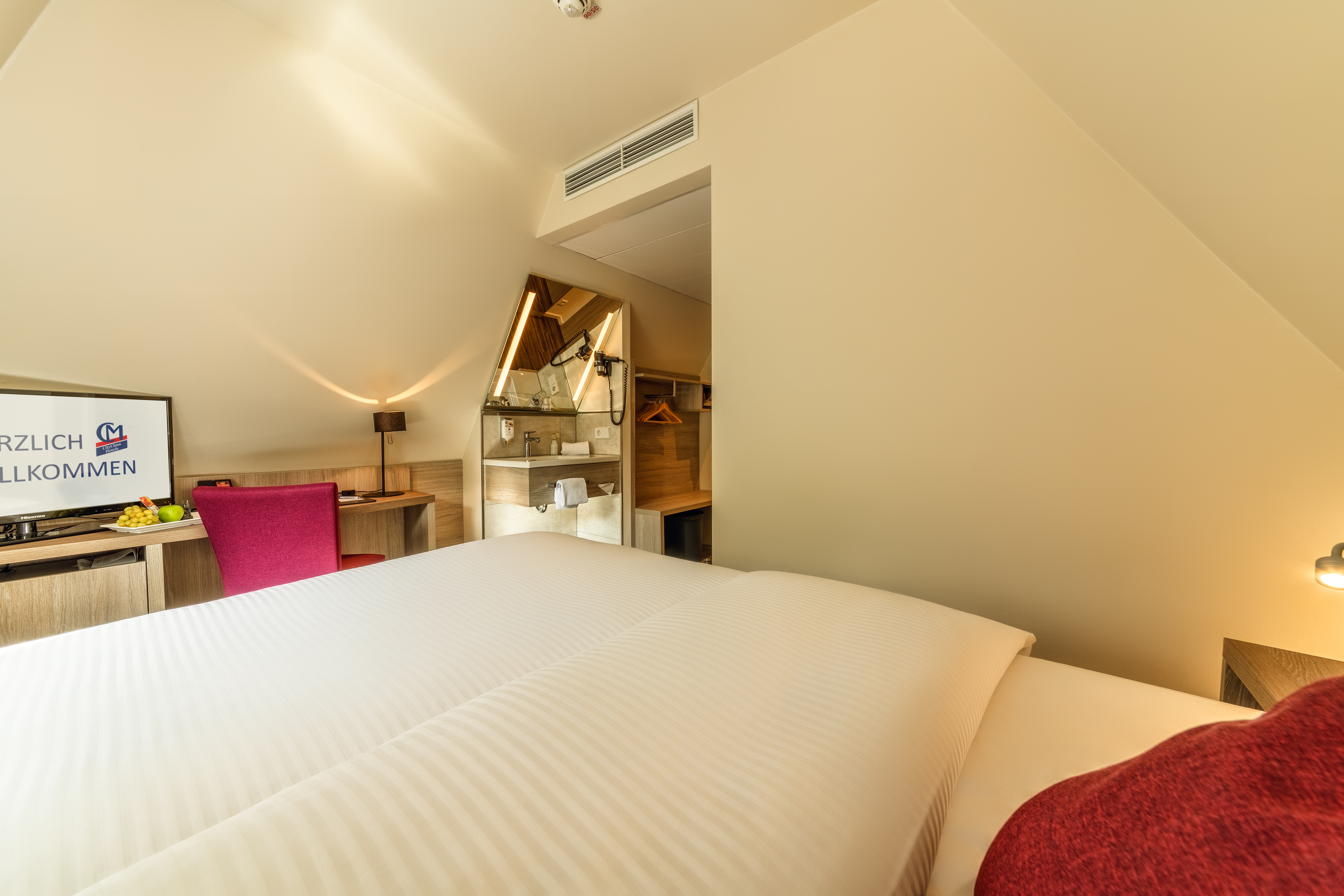 CityClass Hotel Caprice am Dom-Cologne Updated 2022 Room Price-Reviews &  Deals | Trip.com