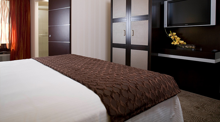 Gold Coast Hotel and Casino-Las Vegas Updated 2022 Room Price-Reviews &  Deals | Trip.com