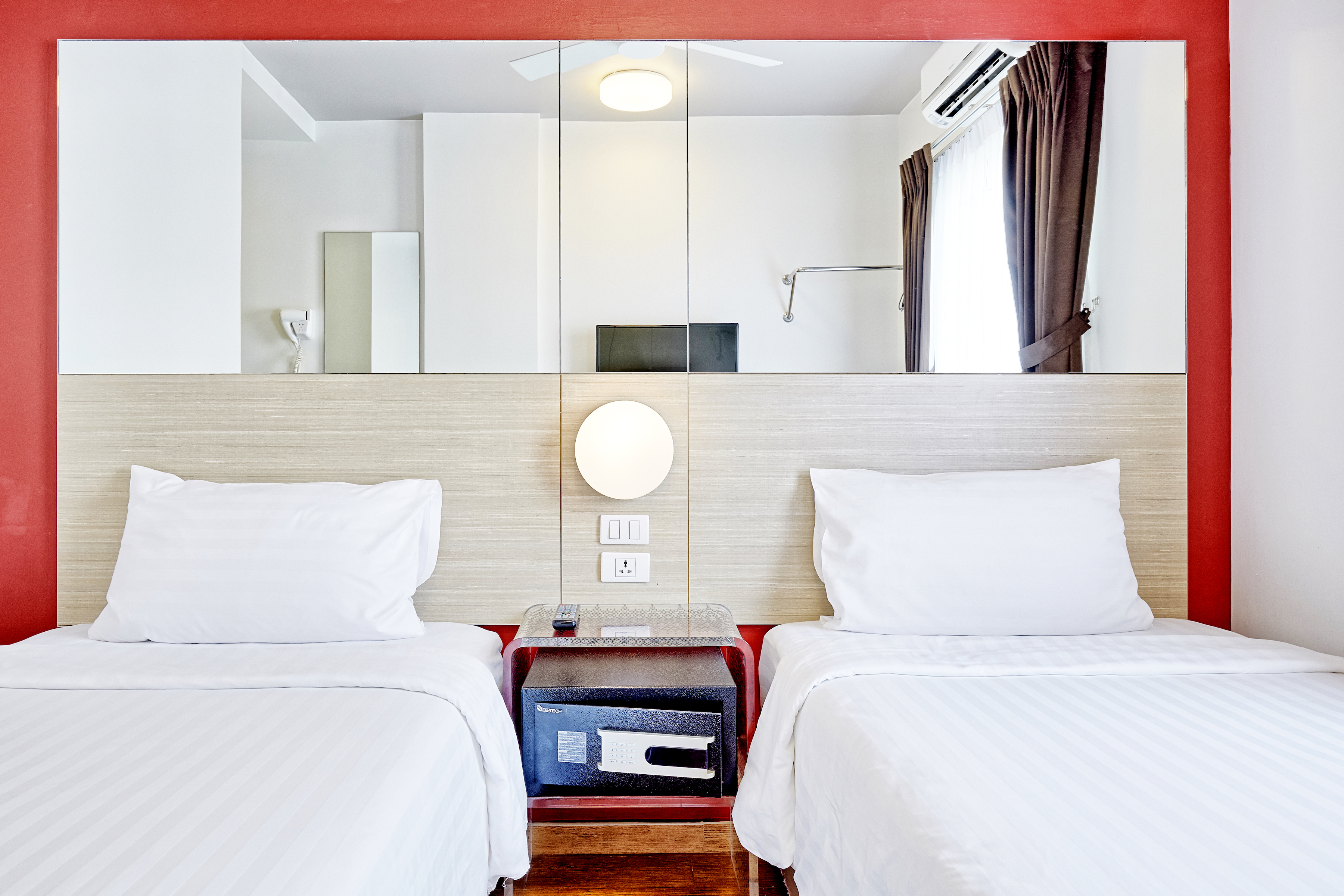 Red Planet Phuket Patong Extra Plus)-Phuket Updated 2023 Room Price-Reviews & Deals | Trip.com