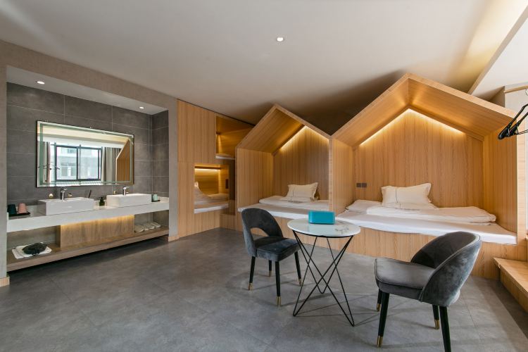 Kudou Esports Theme Hotel in Lijiang City 2023 Updated prices, deals