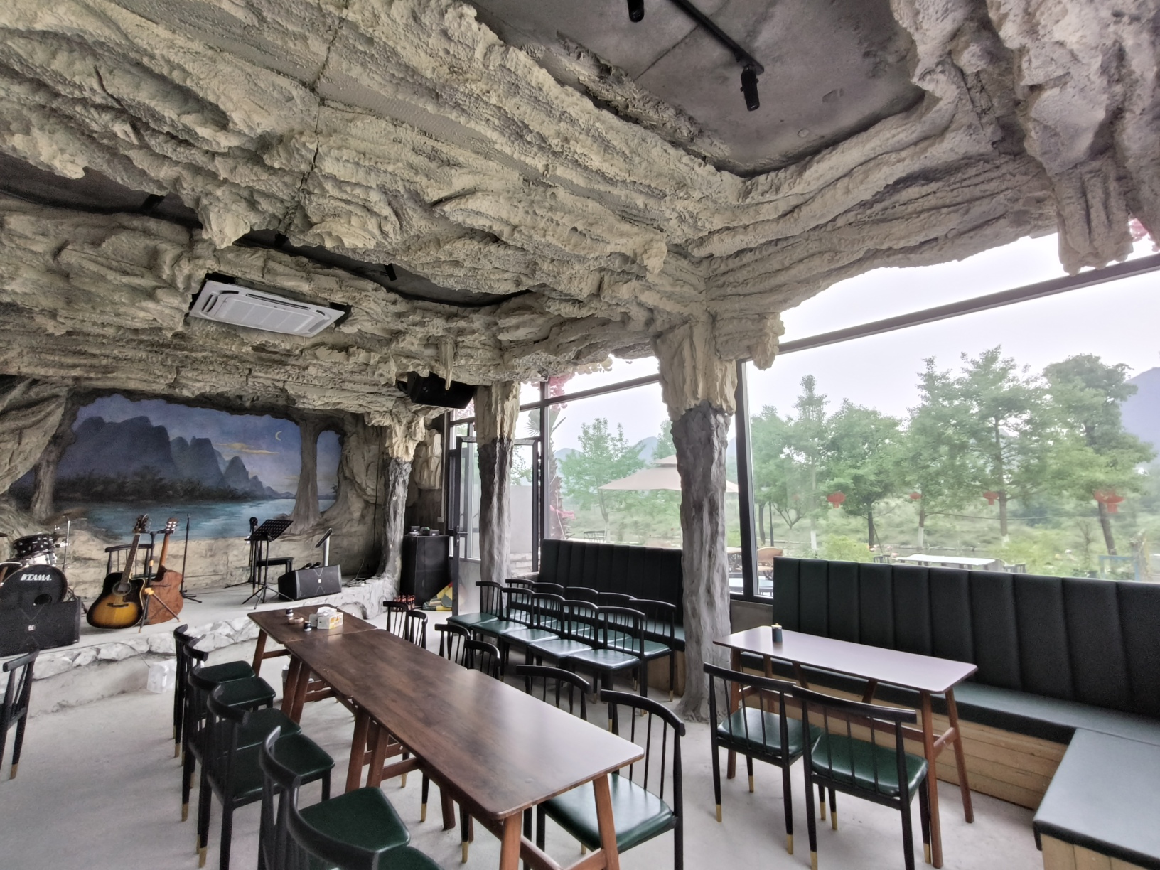 Yangshuo Shanhelian Riverside Garden Hotel Over view