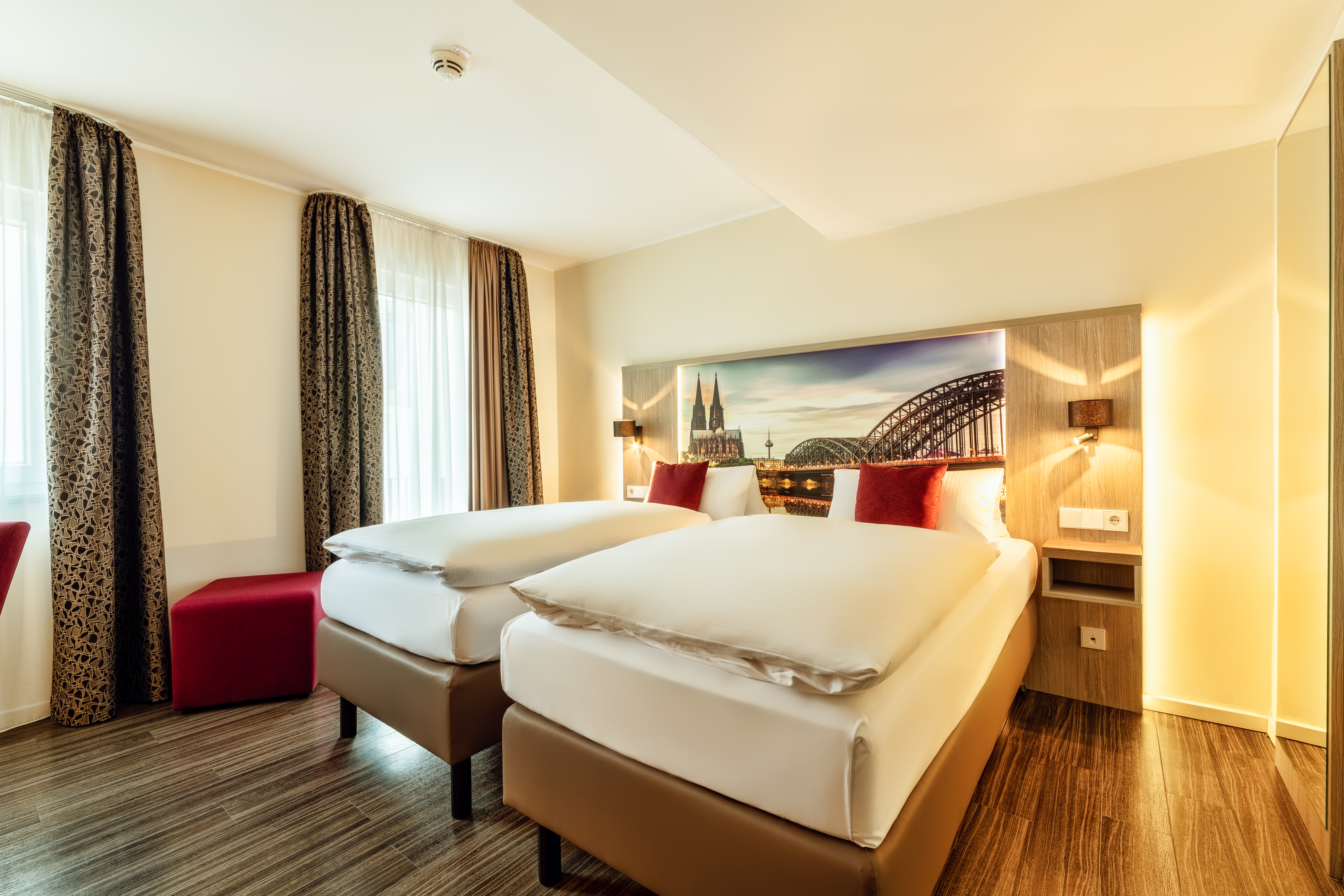 CityClass Hotel Caprice am Dom-Cologne Updated 2023 Room Price-Reviews &  Deals | Trip.com
