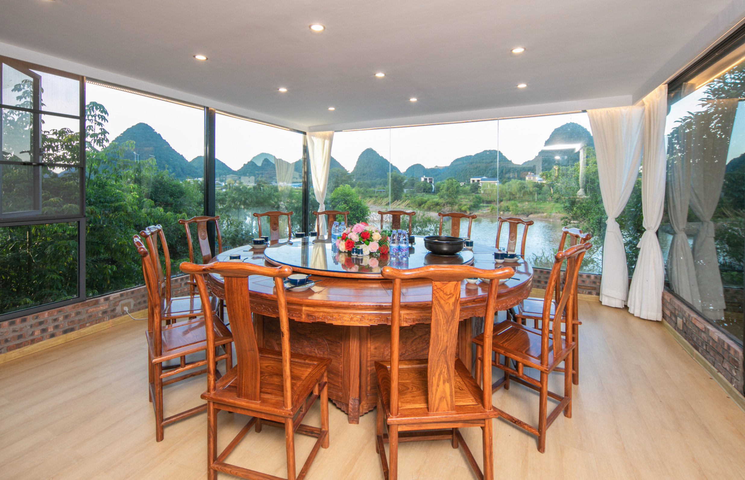 Yangshuo Shanhelian Riverside Garden Hotel Over view