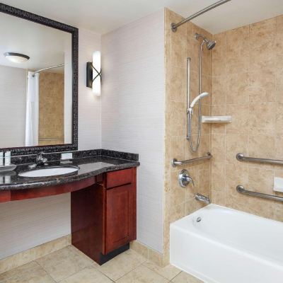 Mobility Accessible King Suite with Bathtub