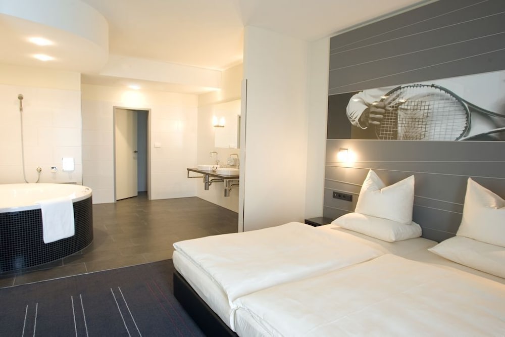 Novina Hotel Herzogenaurach Herzo-Base-Herzogenaurach Updated 2023 Room  Price-Reviews & Deals | Trip.com