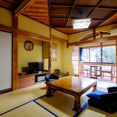 Mountain View Japanese-Style Room 10 to 15 Sq M