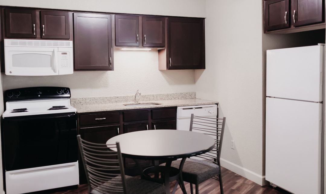 Eastland Suites Hotel & Conference Center-Bloomington Updated 2022 Room  Price-Reviews & Deals | Trip.com