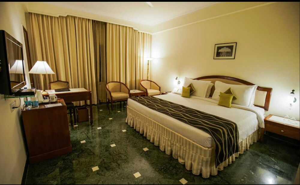 Hotel Clarks Shiraz-Agra Updated 2022 Room Price-Reviews & Deals | Trip.com