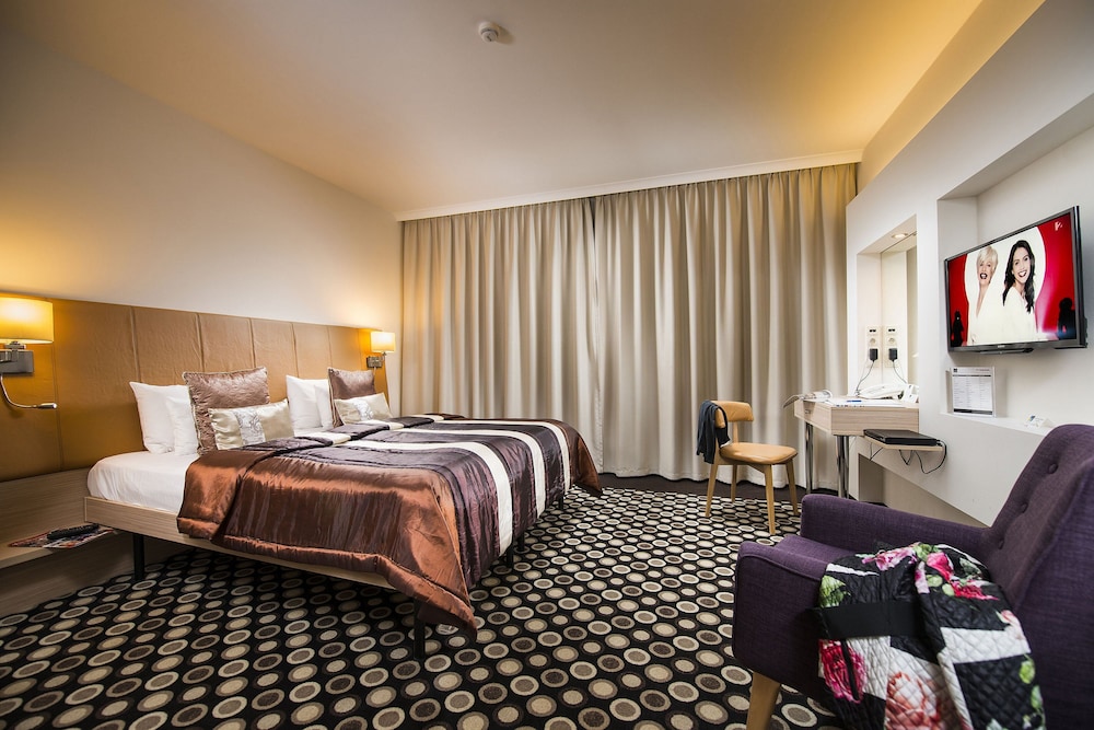 Bo33 Hotel Family & Suites-Budapest Updated 2023 Room Price-Reviews & Deals  | Trip.com