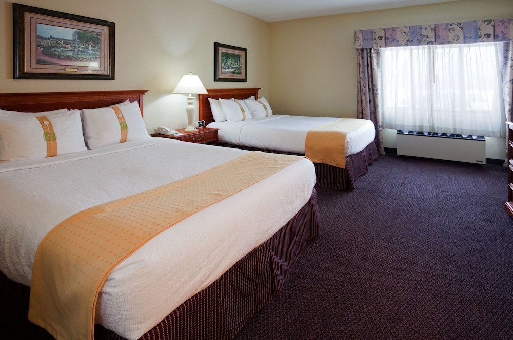 Best Hotel in St. Cloud  Holiday Inn & Suites St. Cloud