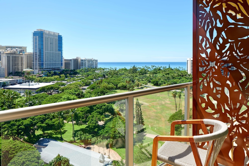 Luana Waikiki Hotel & Suites-Honolulu Updated 2022 Room Price-Reviews &  Deals | Trip.com