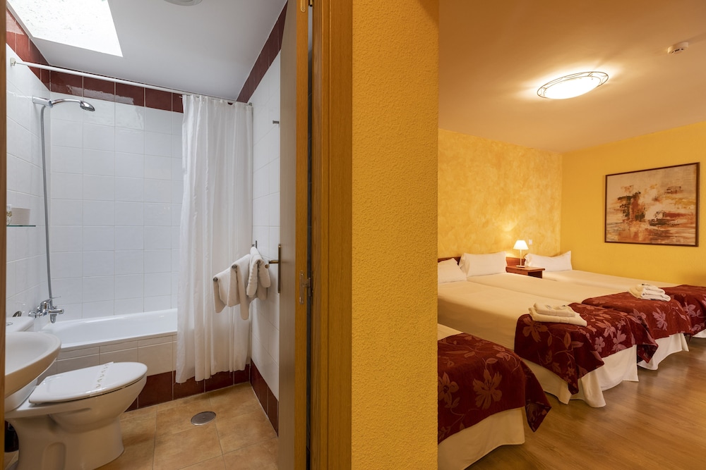 Hostal Restaurante Puerta del Alcázar-Avila Updated 2023 Room Price-Reviews  & Deals | Trip.com