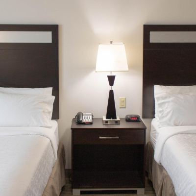 Deluxe Queen Room with Two Queen Beds - Hearing Accessible