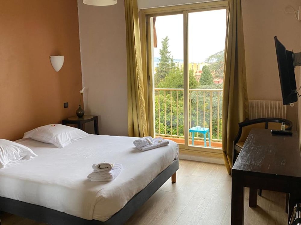 Anis Hotel-Nice Updated 2023 Room Price-Reviews & Deals | Trip.com