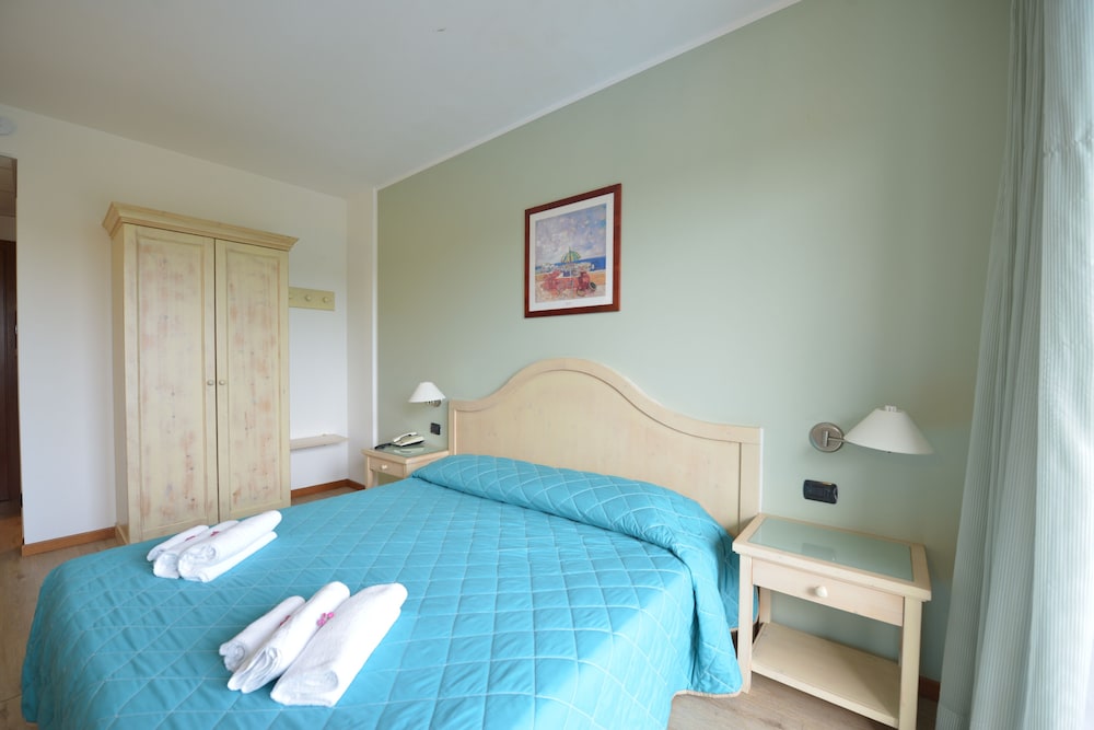 Hotel Bella Italia-Peschiera del Garda Updated 2023 Room Price-Reviews &  Deals | Trip.com