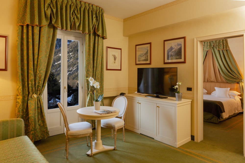 Grand Hotel Royal E Golf-Courmayeur Updated 2022 Room Price-Reviews & Deals  | Trip.com
