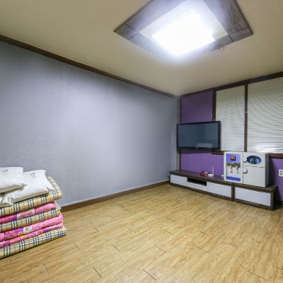 Korean-style Ondol Room